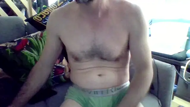 Snapshot of ACruoreX chatting on May 7, 2026, 12:05 am ACruoreX online show from May 7, 2026, 12:05 am