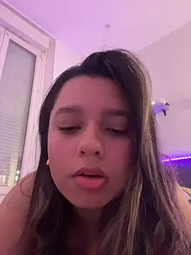 Lusty Lunaa online show from March 27, 2026, 9:32 am