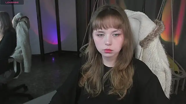 LeonaHicks online show from April 21, 2026, 5:58 am