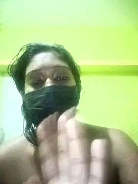 bannerjeesneha20 online show from April 19, 2026, 6:32 pm