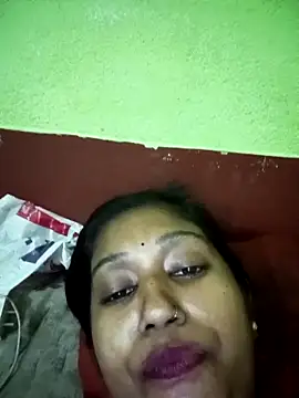 bannerjeesneha20 online show from April 24, 2026, 2:19 pm