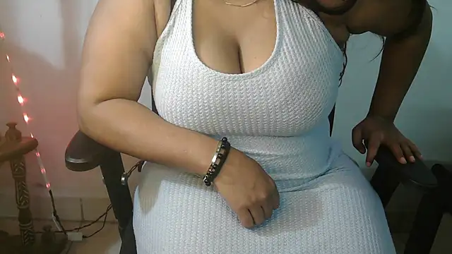 Snapshot of Choco_QueenX chatting on May 3, 2026, 2:56 pm Choco QueenX online show from May 3, 2026, 2:56 pm
