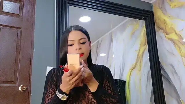 LindaFrancoo online show from June 4, 2026, 4:13 pm