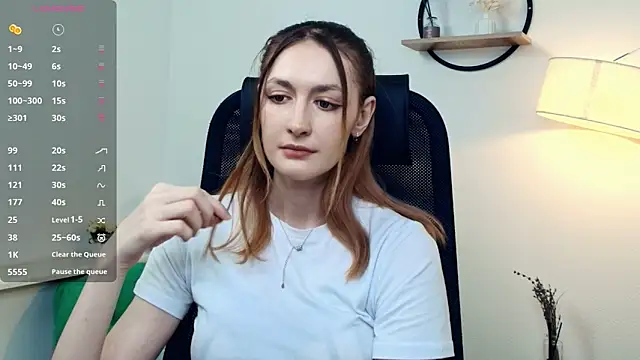 LoraLanett online show from April 23, 2026, 10:03 am