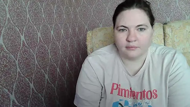 Snapshot of ElviraOreilllyX chatting on April 21, 2026, 12:00 pm ElviraOreilllyX online show from April 21, 2026, 12:00 pm
