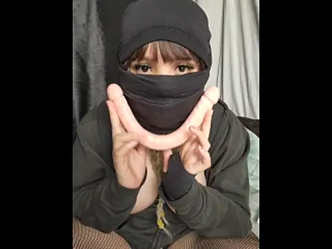 NomiHana online show from May 24, 2026, 2:27 am