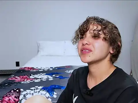 Snapshot of DulceParis chatting on March 28, 2026, 12:32 am DulceParis online show from March 28, 2026, 12:32 am