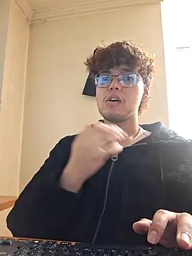 hornsgoat  online show from April 13, 2026, 2:33 pm