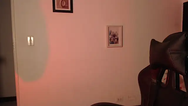 Snapshot of Ivvy_Bloom chatting on May 6, 2026, 1:03 am Ivvy Bloom online show from May 6, 2026, 1:03 am