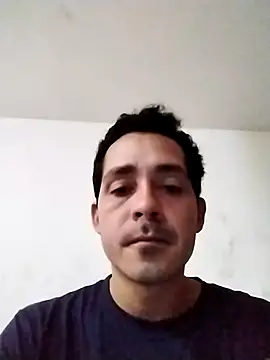 Gabriel leon33 online show from May 24, 2026, 6:35 pm