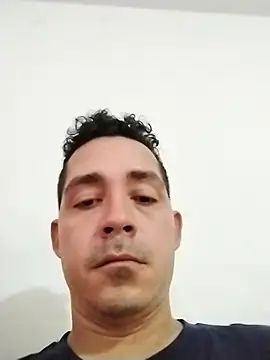 Gabriel leon33 online show from June 8, 2026, 6:52 pm