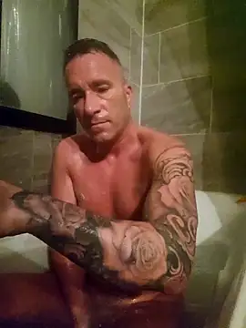 Snapshot of Cutecamboy4you chatting on April 17, 2026, 1:30 am Cutecamboy4you online show from April 17, 2026, 1:30 am