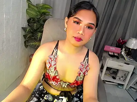 Yourgorgeousmarge online show from April 21, 2026, 2:04 am