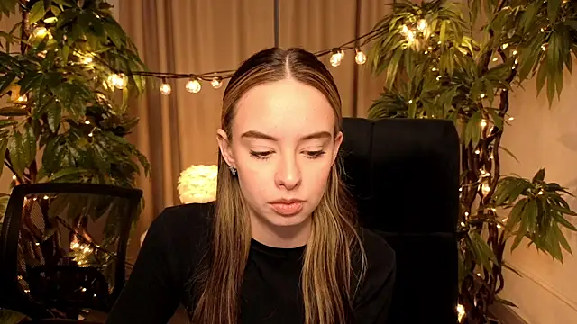 Snapshot of BeverlyRiley chatting on March 30, 2026, 2:07 pm BeverlyRiley online show from March 30, 2026, 2:07 pm