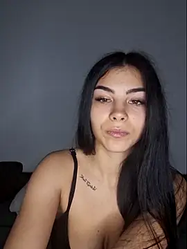 Snapshot of Crissdesire chatting on March 27, 2026, 3:01 pm Crissdesire online show from March 27, 2026, 3:01 pm