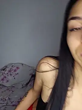Crissdesire online show from April 10, 2026, 11:48 am