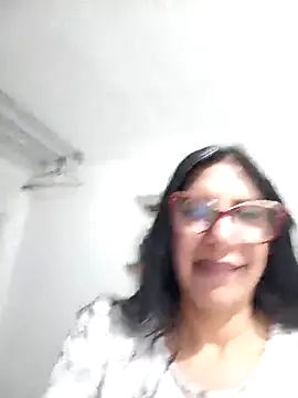 SamanthaRosse01  online show from April 17, 2026, 12:02 am