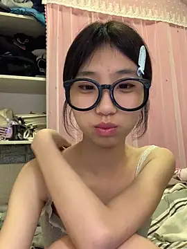 nina5201 online show from April 8, 2026, 4:18 pm