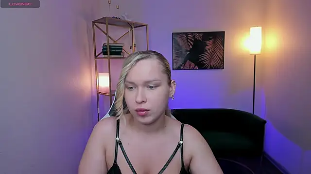 Snapshot of angelic_coy chatting on June 9, 2026, 10:49 am angelic coy online show from June 9, 2026, 10:49 am