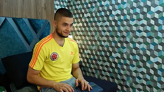Joaho Fernandez online show from June 14, 2026, 2:24 am