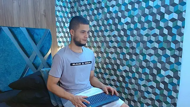 Joaho Fernandez online show from June 24, 2026, 9:03 pm