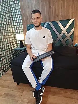 Joaho Fernandez online show from July 14, 2026, 8:25 pm