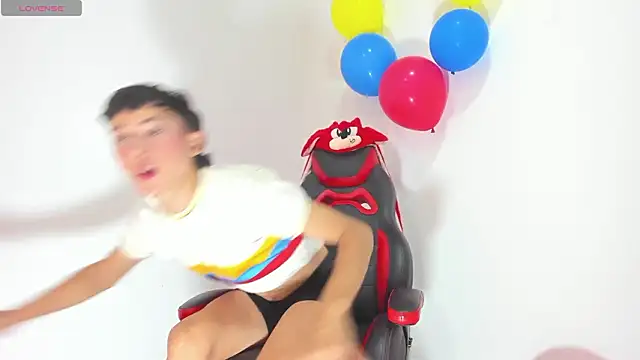 noah11 18 online show from March 26, 2026, 9:20 pm