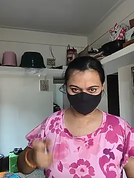 HeartlessGirl online show from June 13, 2026, 3:04 am