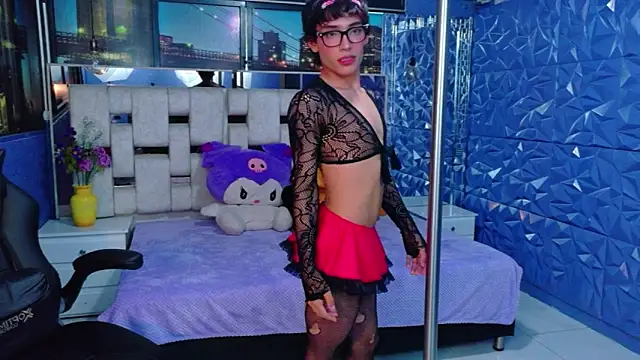 IsaacNovaa online show from May 5, 2026, 8:17 pm