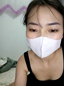 Xiangchuu online show from May 5, 2026, 5:32 pm