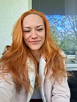 SlimBellaOfficial online show from April 27, 2026, 10:35 am