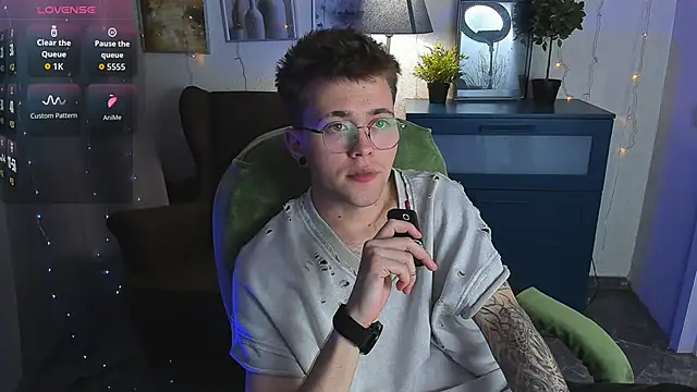 Snapshot of Thomas_Norton chatting on June 12, 2026, 9:35 pm Thomas Norton online show from June 12, 2026, 9:35 pm