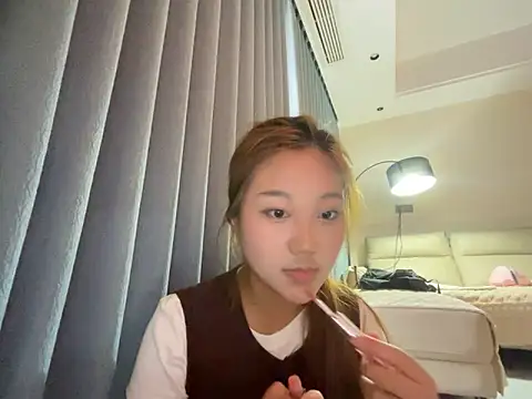 Snapshot of tutu512 chatting on June 7, 2026, 7:56 am tutu512 online show from June 7, 2026, 7:56 am