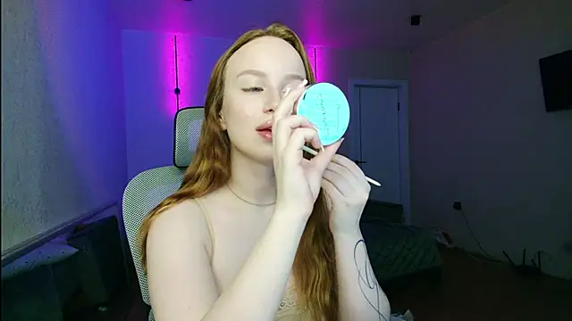 Snapshot of BunnyShinex chatting on June 10, 2026, 5:28 am BunnyShinex online show from June 10, 2026, 5:28 am