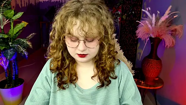 SaraSweetness online show from April 14, 2026, 9:26 am