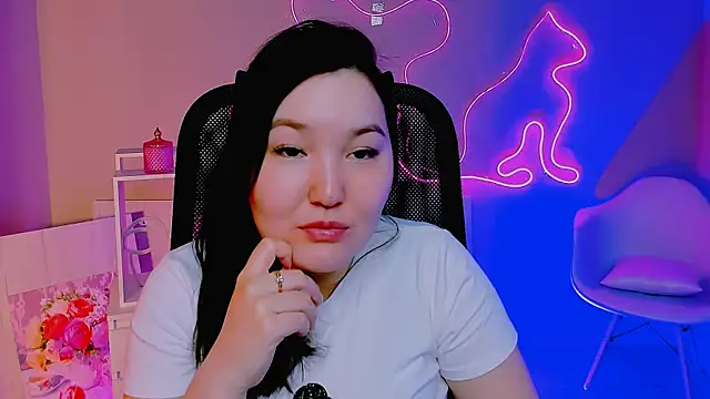 CamilaMartiez online show from April 24, 2026, 1:02 pm