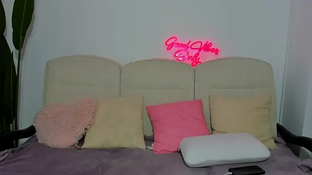 Cassy-Foxy online show from April 4, 2026, 5:49 am