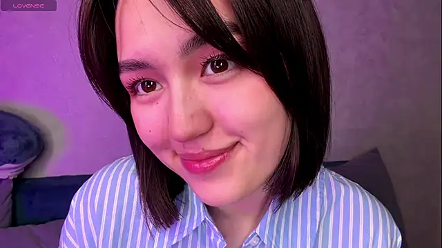 lilysolar online show from May 11, 2026, 4:04 pm