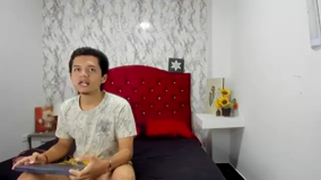 Alejandra and James  online show from April 28, 2026, 12:53 am
