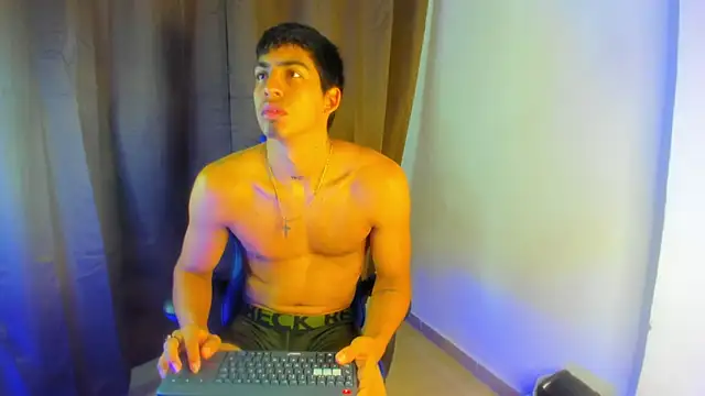 Milo LatinBoy online show from April 14, 2026, 8:04 pm