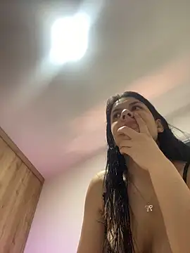 Annarhode online show from May 16, 2026, 4:28 pm