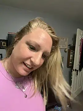 sweetkacibaby online show from May 15, 2026, 3:19 pm