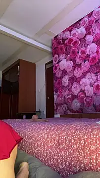 SweetLittleRed online show from April 4, 2026, 6:22 am