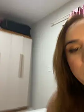 Jullyanaximeness online show from June 25, 2026, 9:19 pm