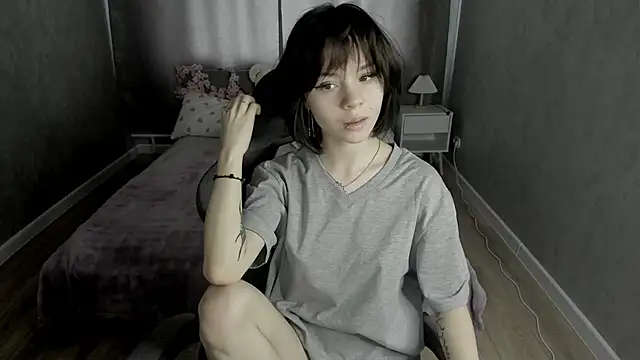 Loly Cuttie online show from May 20, 2026, 9:15 am