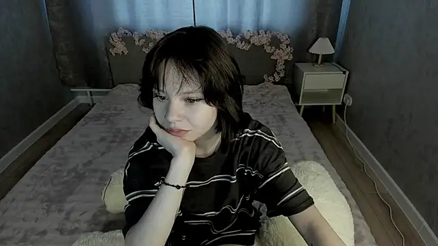 Loly Cuttie online show from May 22, 2026, 9:04 am