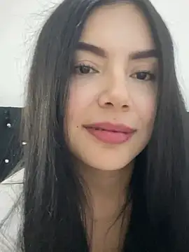 Snapshot of Cami_olarte chatting on April 17, 2026, 5:43 am Cami olarte online show from April 17, 2026, 5:43 am