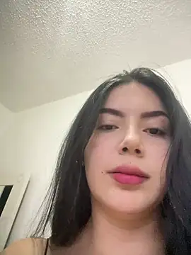 Snapshot of Cami_olarte chatting on April 24, 2026, 5:10 am Cami olarte online show from April 24, 2026, 5:10 am