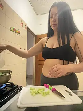 Snapshot of Cami_olarte chatting on May 8, 2026, 7:30 pm Cami olarte online show from May 8, 2026, 7:30 pm