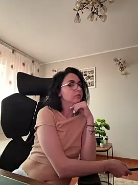 Snapshot of TheaMerve chatting on June 12, 2026, 2:49 pm TheaMerve online show from June 12, 2026, 2:49 pm